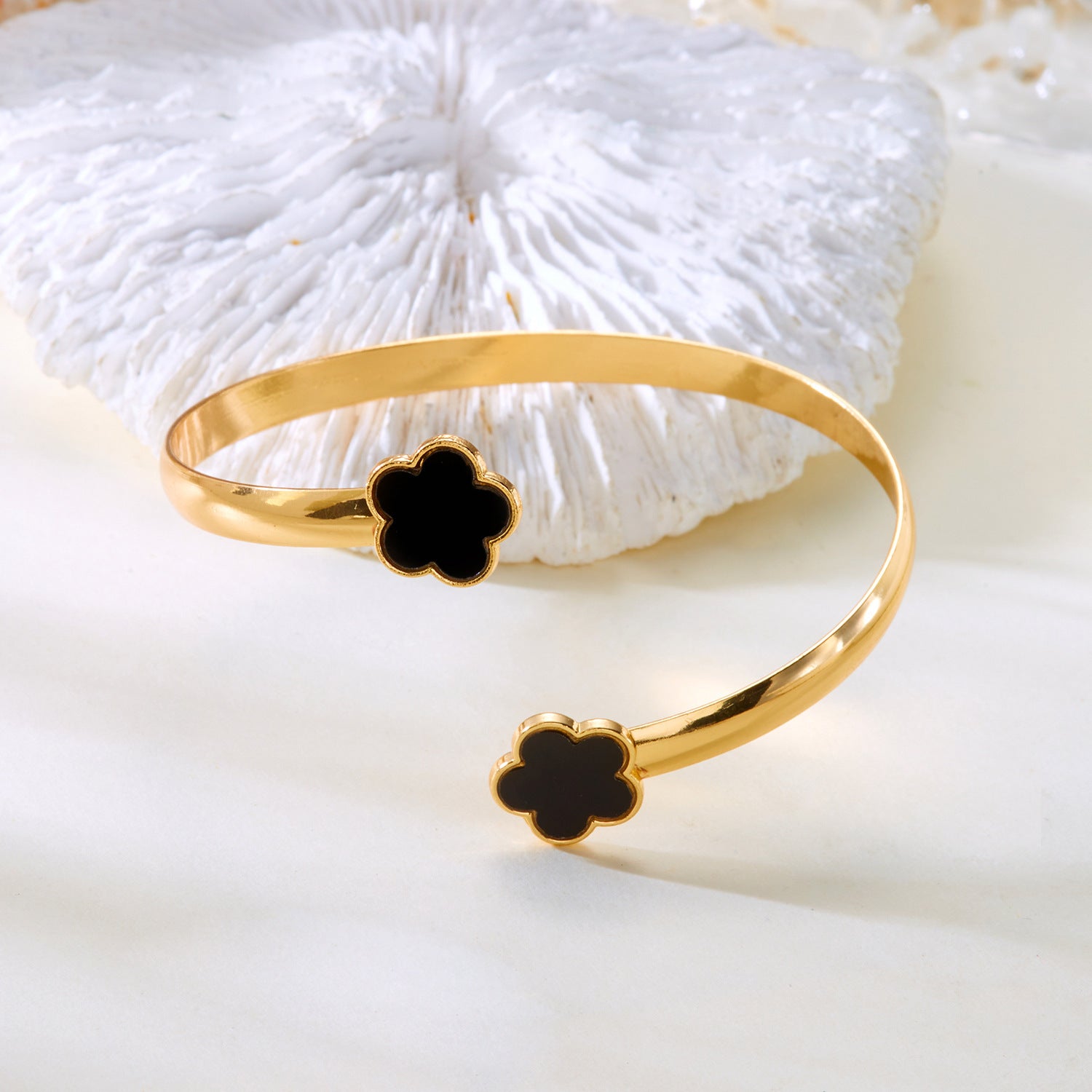 Wholesale Flower Arm Bracelet