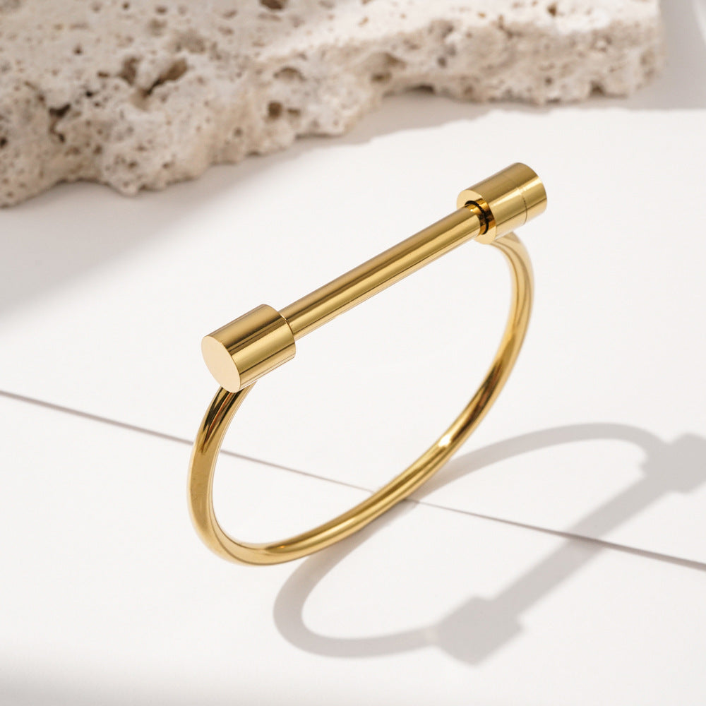 Wholesale 18K Gold Plated Stainless Steel d Nail Bangle Bracelet For Women Stylish Open Cuff Everyday Fashion Accessory Gift