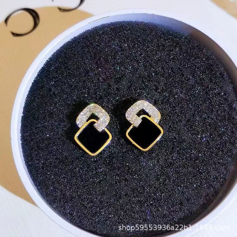 Wholesale Fairy Wind Style Square Earrings Fashion Accessory for Women