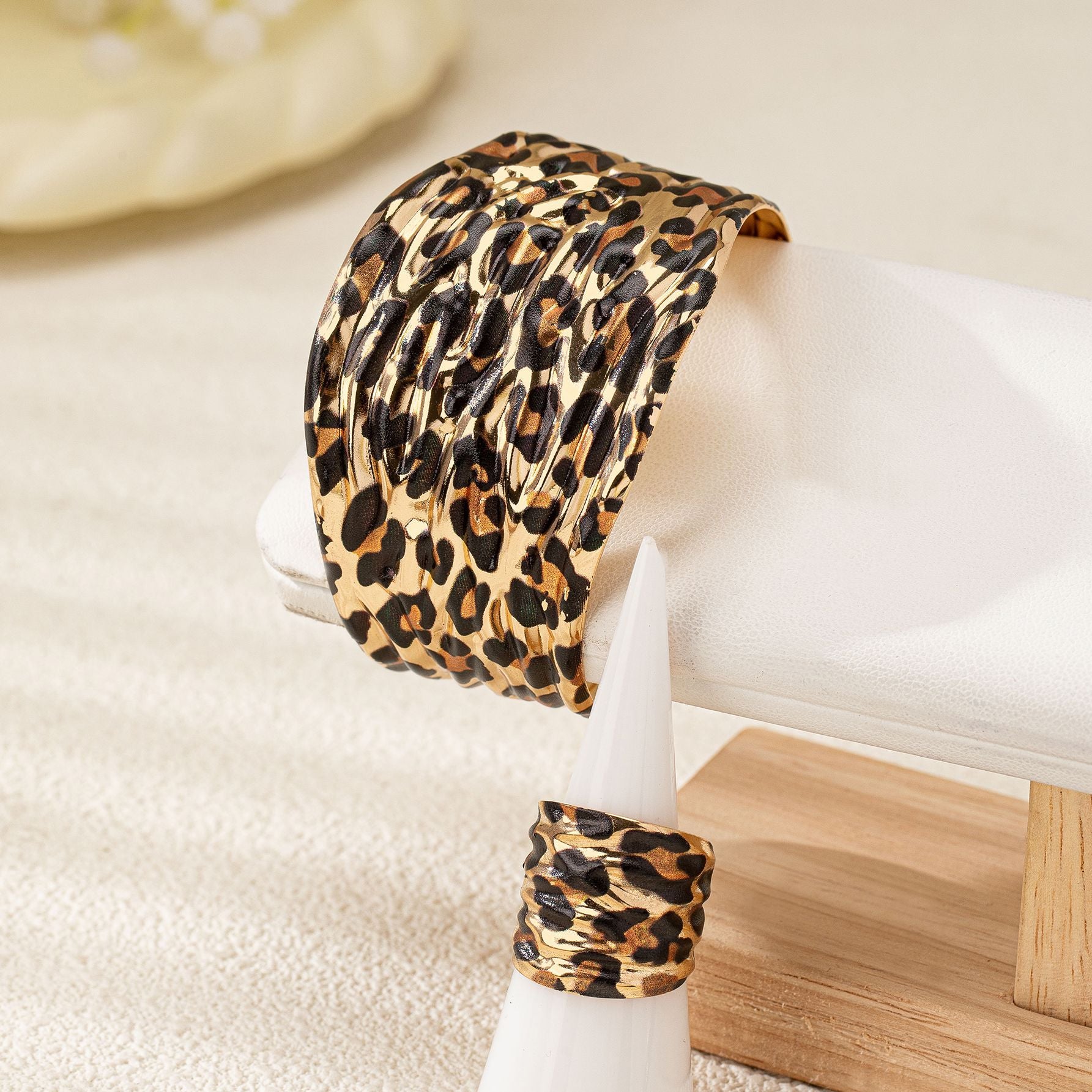 Wholesale Chic Leopard Geometric Irregular 2 Piece Bracelet And Ring Set For Women Alloy Electroplated Fashion Accessory Party Street Style Gift