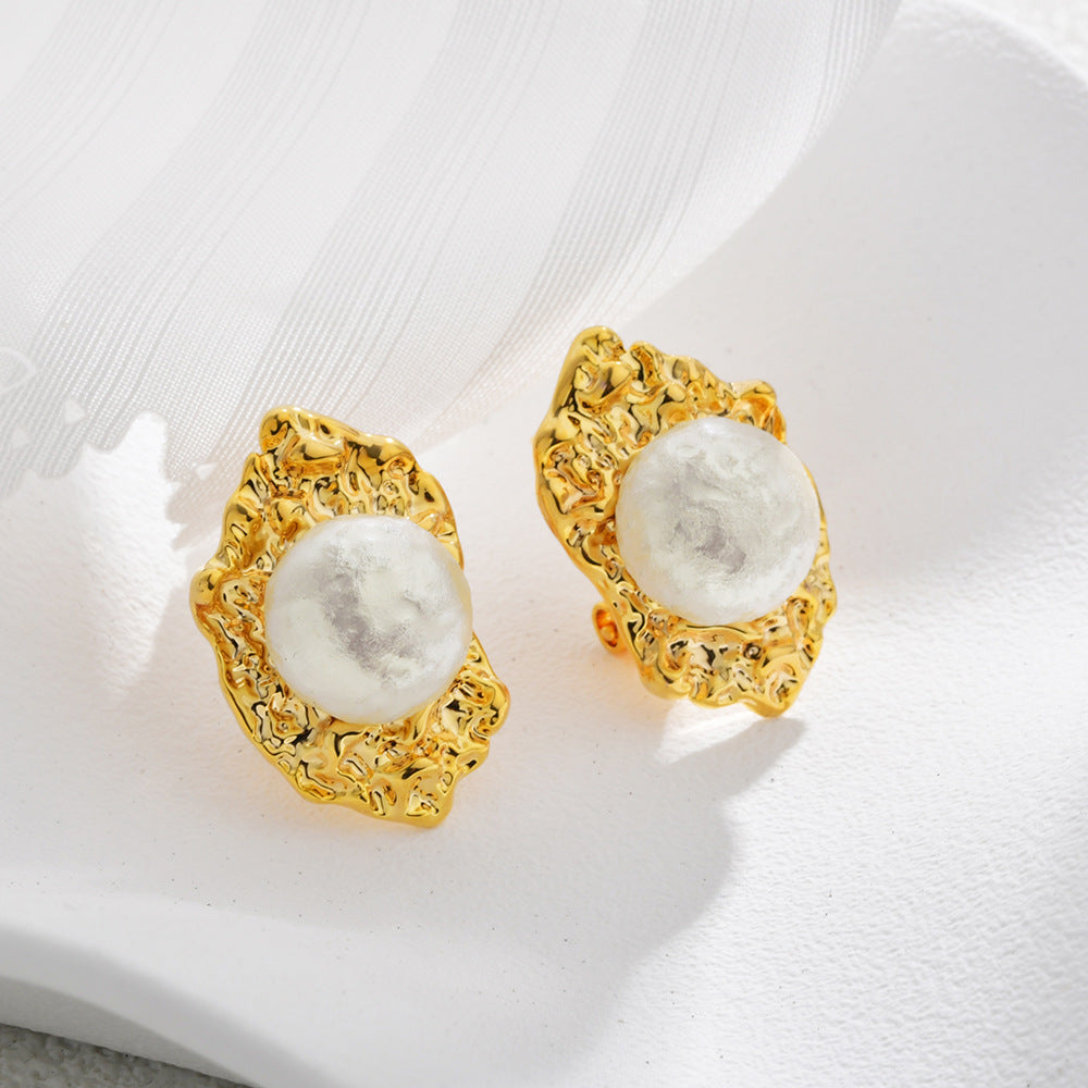 Wholesale  vintage Fashion Distinctive Ear Clip Court Style Light Luxury  Earrings