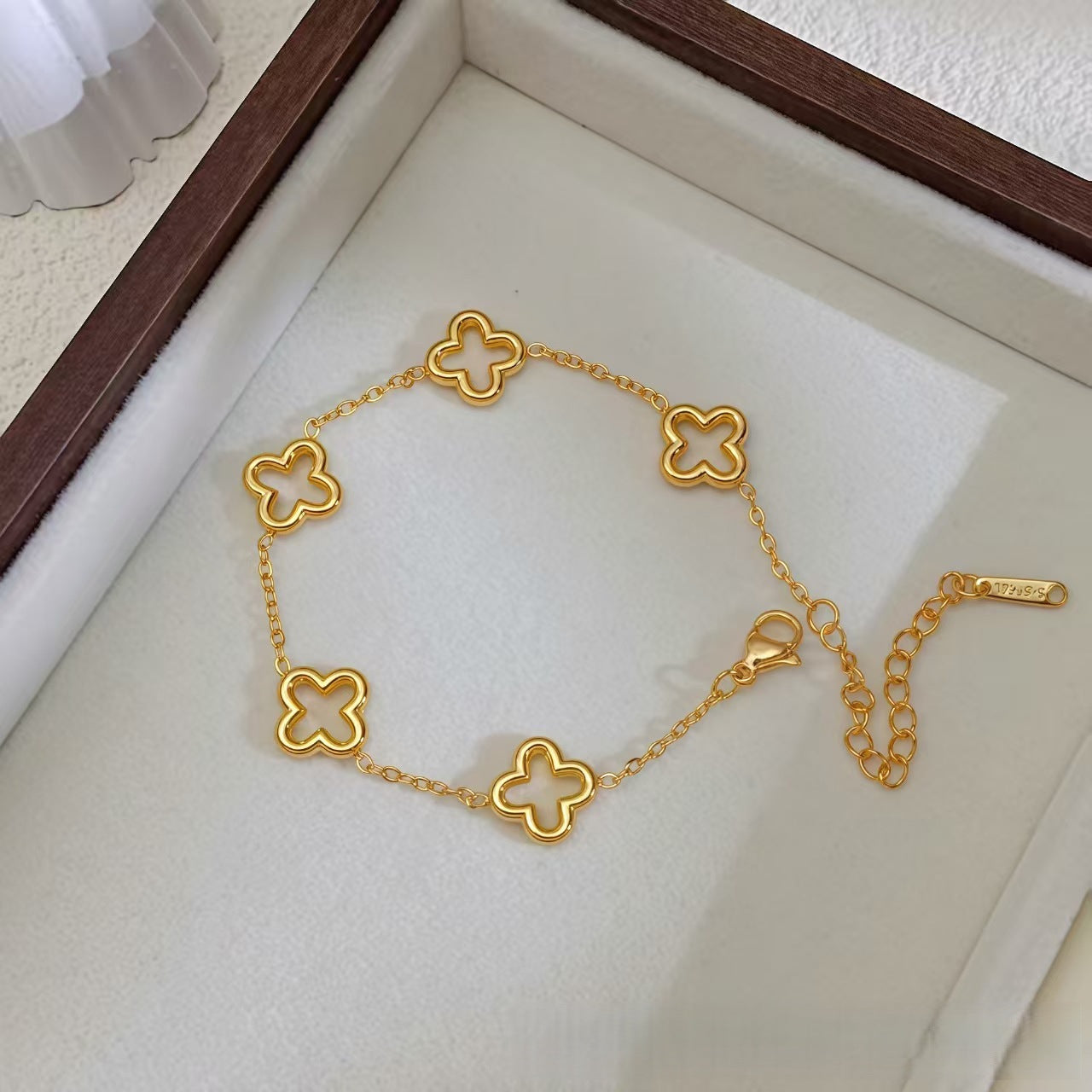 Wholesale Stainless Steel Four Leaf Clover Bracelet Fade Resistant Unisex Jewelry Accessory For Anniversary Gifts Boutique Resale