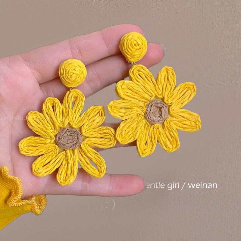 Wholesale Chic Handwoven Flower Ear Cuff for Women,  Alloy Electroplated Design,  Perfect Party Wear Jewelry Accessory