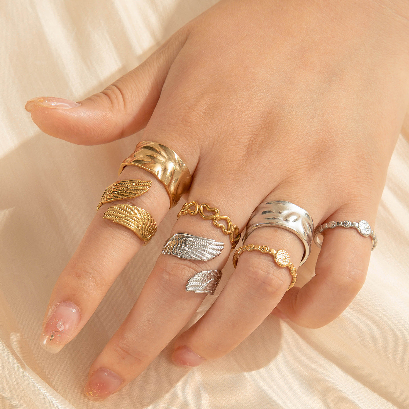 Wholesale Titanium steel hollow love angel wing adjustable ring