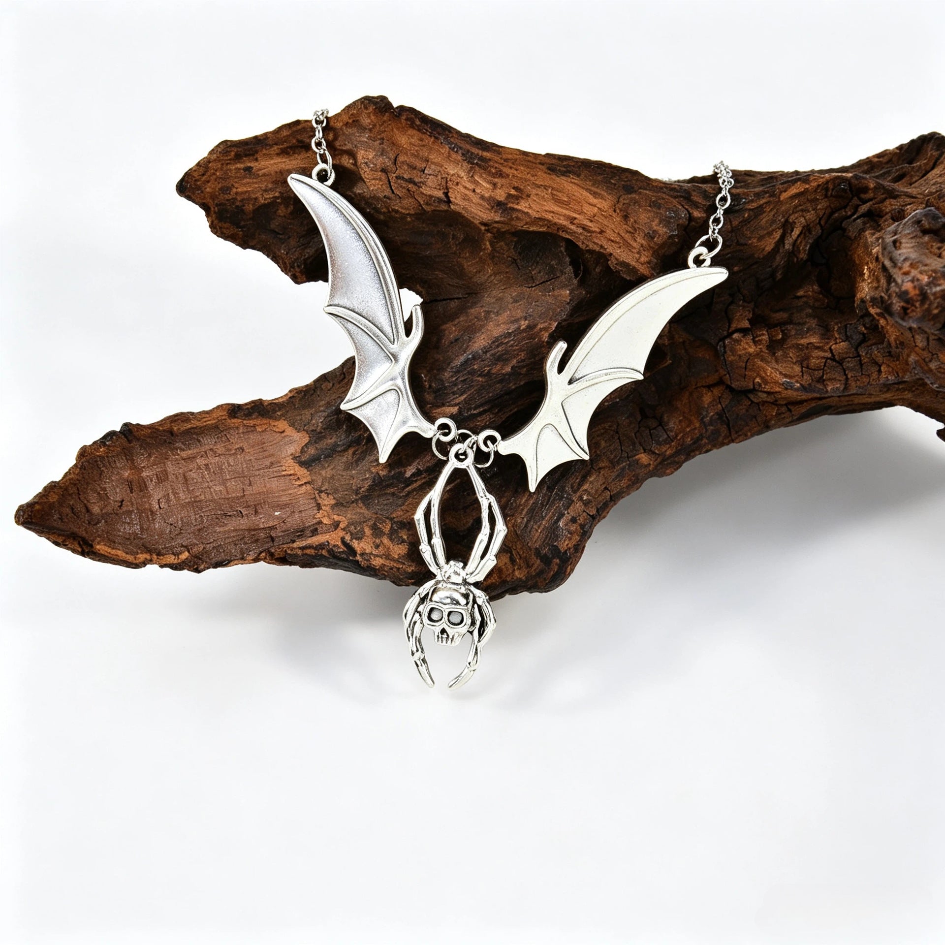 Wholesale Zinc Alloy Vintage Bat Wing  Pendant Necklace  Chic Fashion Accessory