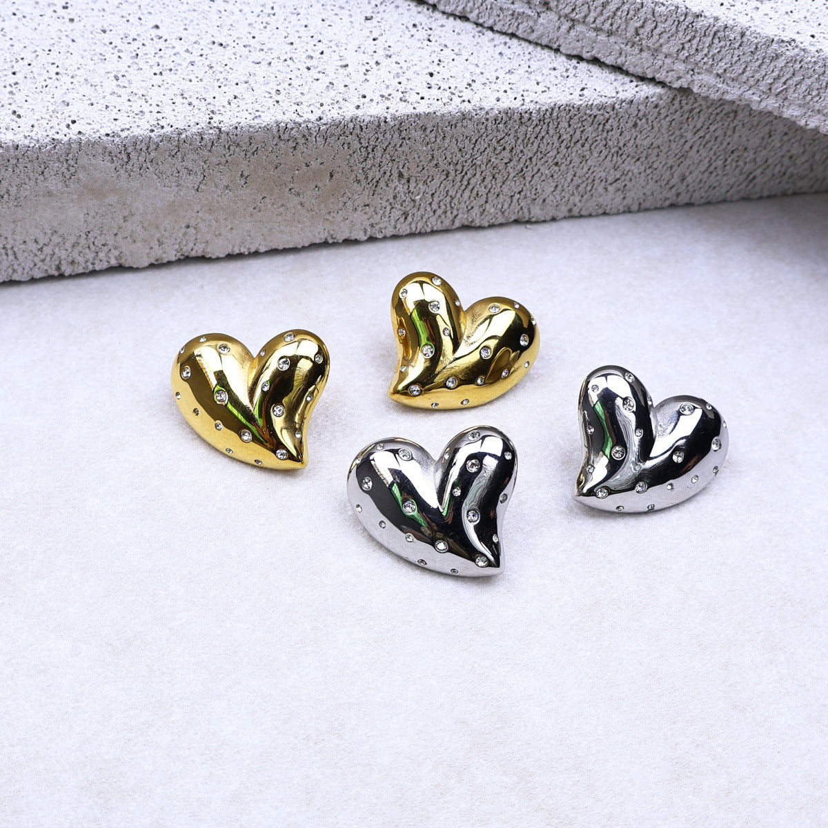 Wholesale  stainless steel heart inlaid zirconium heavy-duty earrings