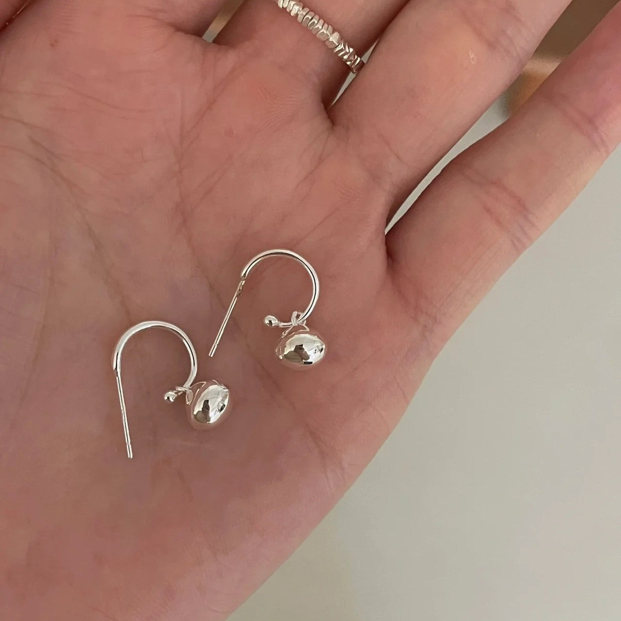 Wholesale Korean Style Silver Needle Hanging Ball Earrings Trendy Fashion Accessory