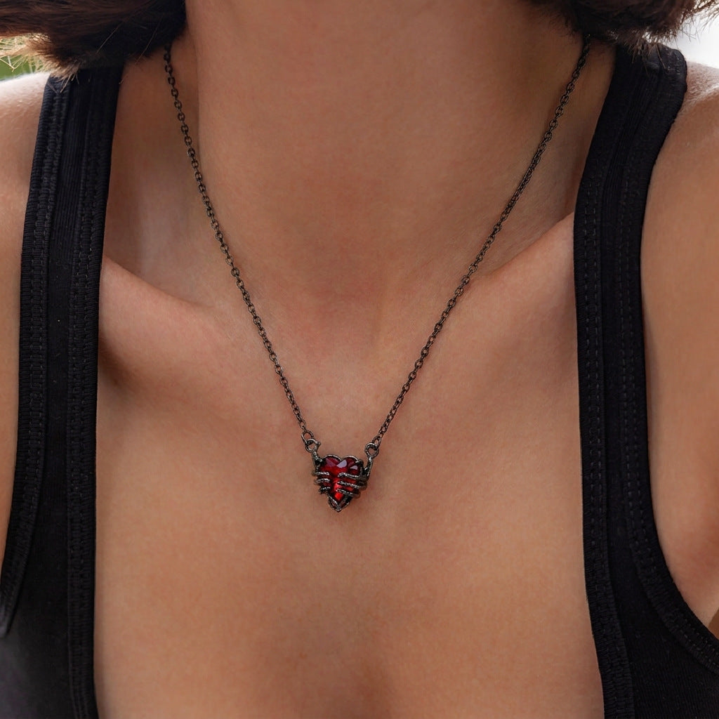 Wholesale Dark Gothic Heart Claw Necklace,  Trendy Alloy Pendant Jewelry for Women