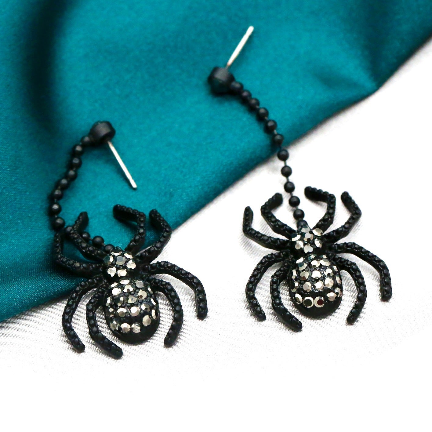 Wholesale  Halloween diamond spider long earrings