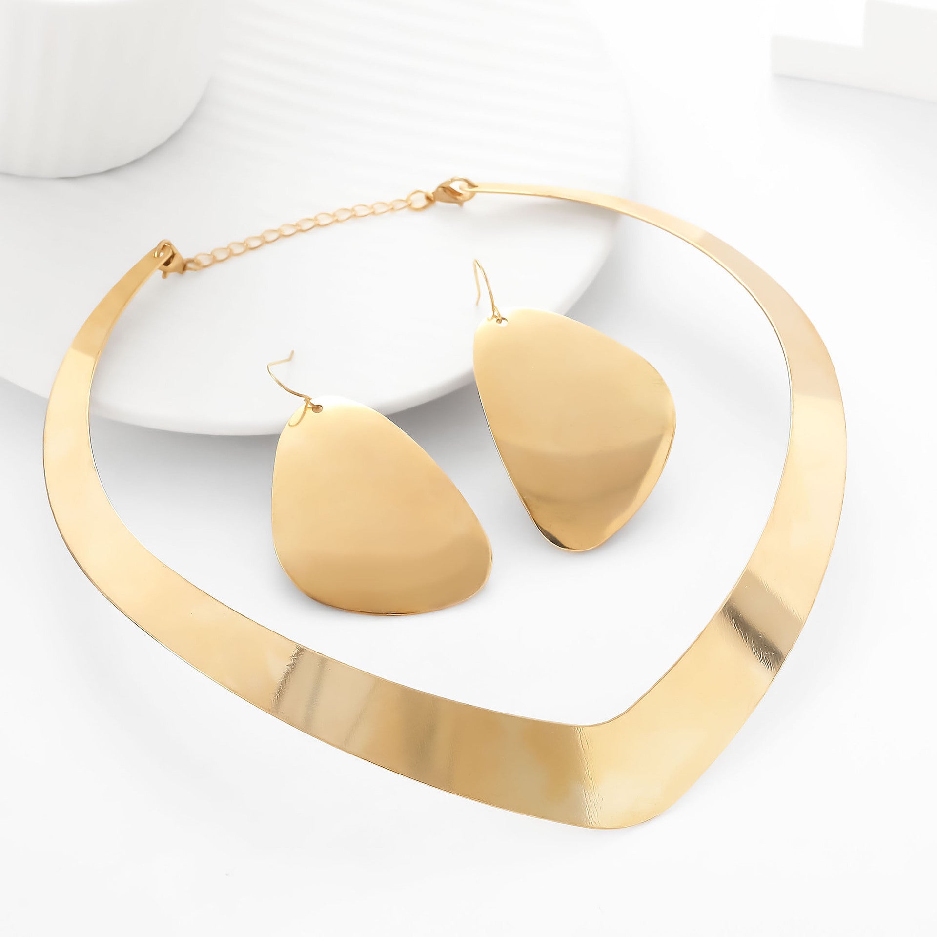 Wholesale jewelry sets multi-layered necklaces, bracelets and earrings