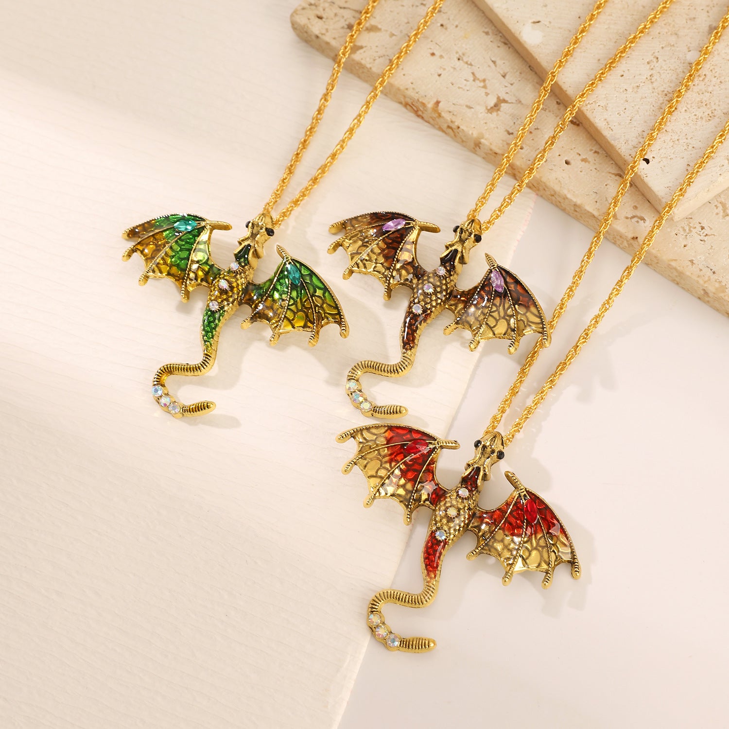 Wholesale Alloy Drip Oil Dragon Pendant Necklace Rhinestone Animal Jewelry Fashion Accessory for Couples