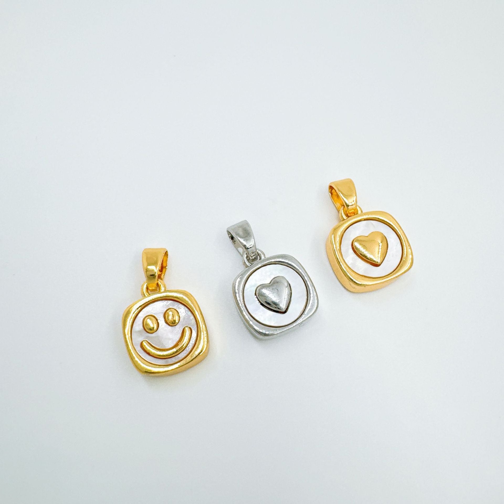 Wholesale Trendy Geometric Smiley Face Heart Fashion Necklaces Gold Plated Copper Jewelry for Boutique Resale
