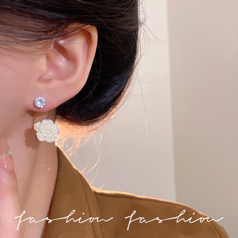 Wholesale  white rose earrings  diamonds C word two earrings