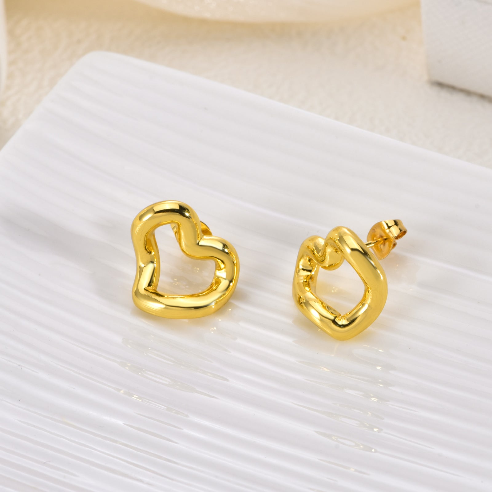 Wholesale 2PCS Stainless steel round heart earrings