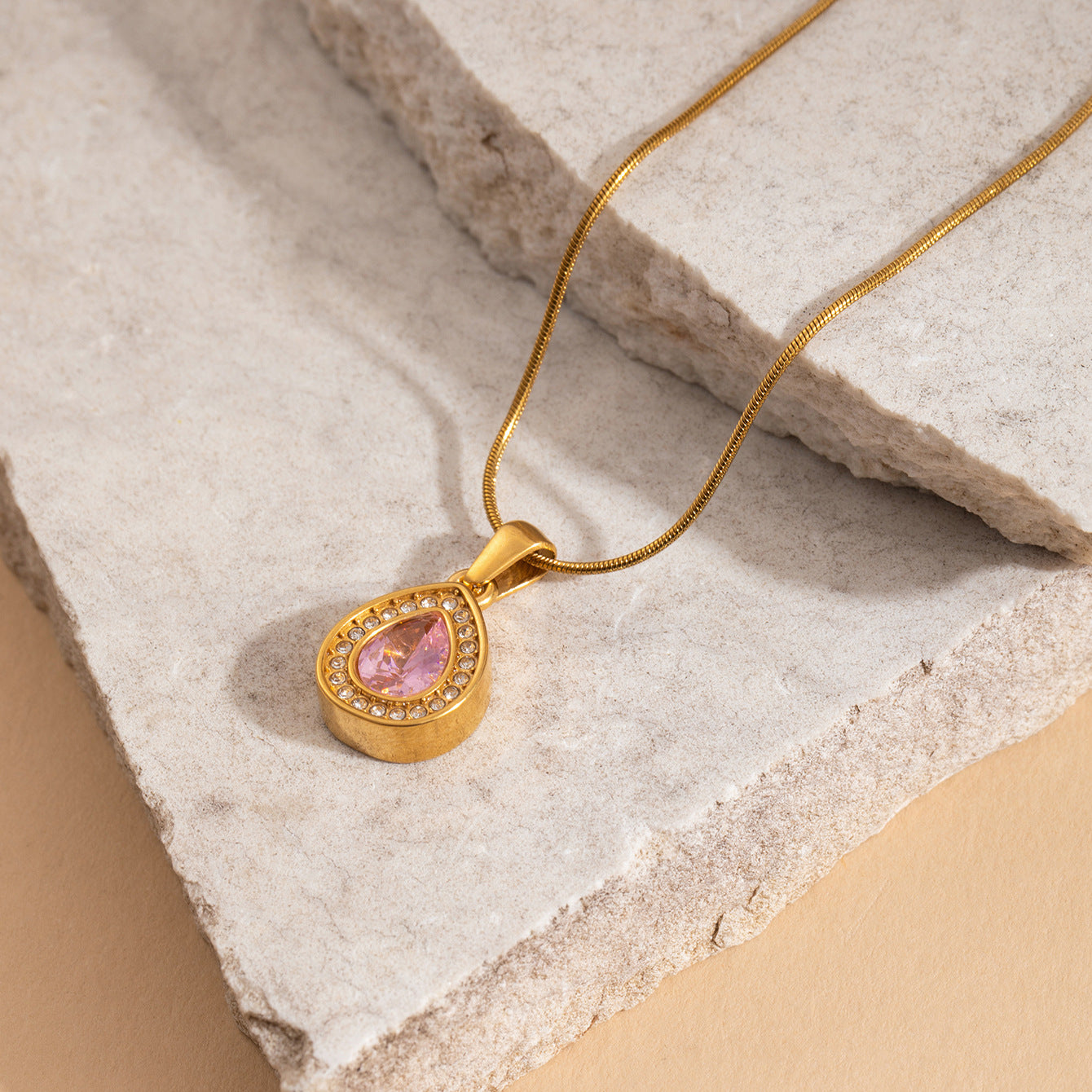 Wholesale Titanium Steel Teardrop Zircon Pendant Necklace for Women Stylish Vacation Jewelry Accessory