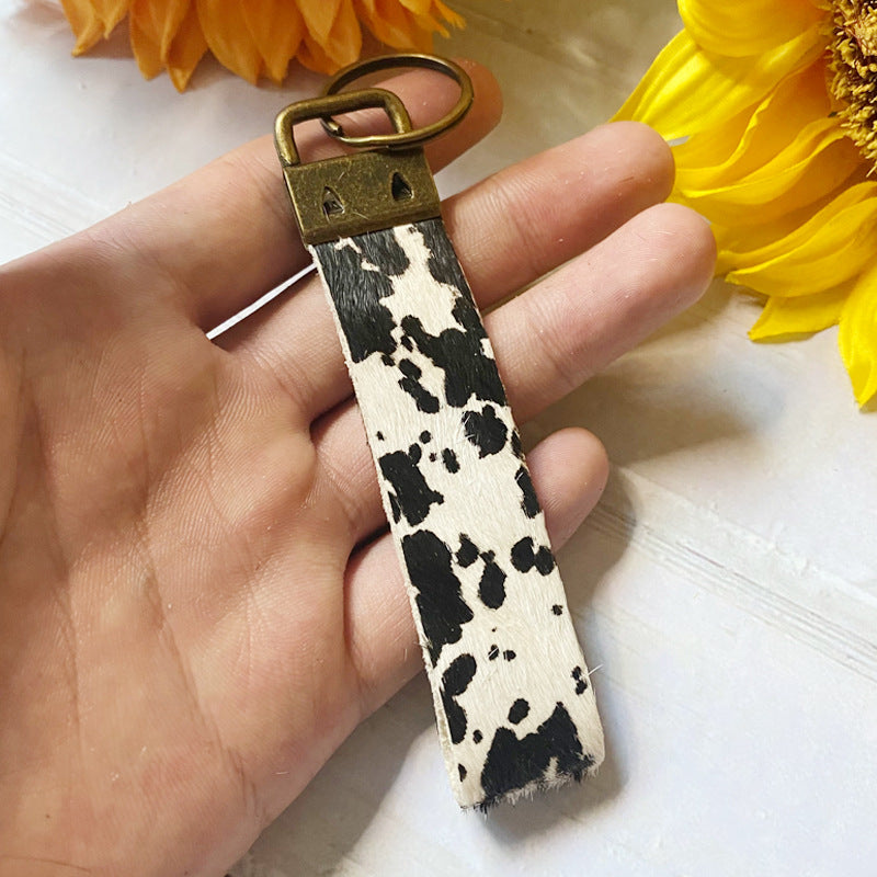 Wholesale Retro Bohemian Leather Keychain Fashion Car Key Accessory And Bag Charm For Gift Giving