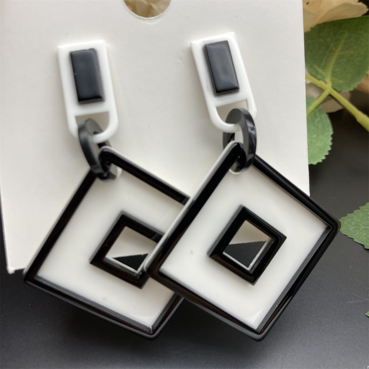 Wholesale Black and White Contrast Geometric Acrylic Earrings ACC-ES-FX030