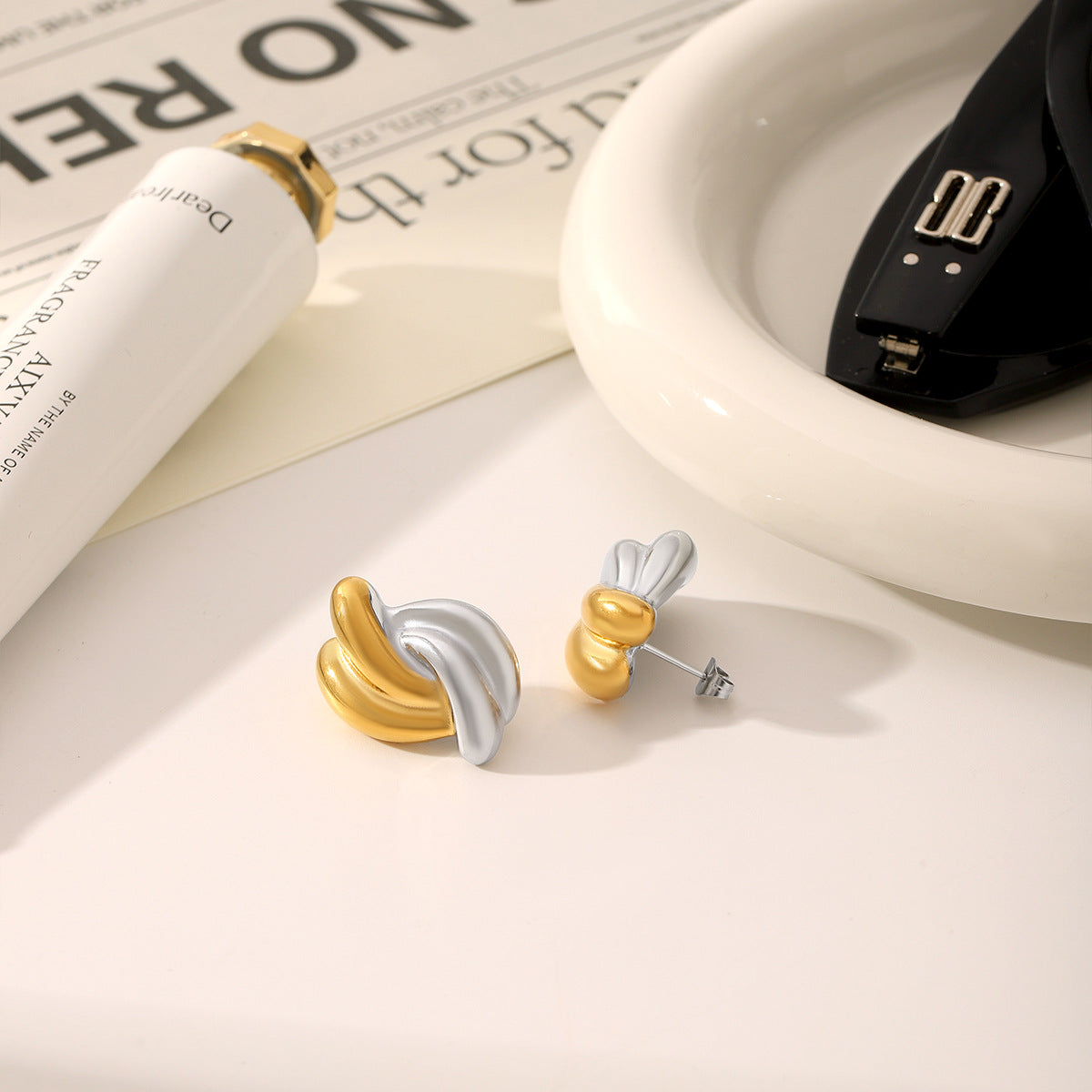 Wholesale  gold and silver color matching geometric twist-shaped stainless steel gold-plated earrings