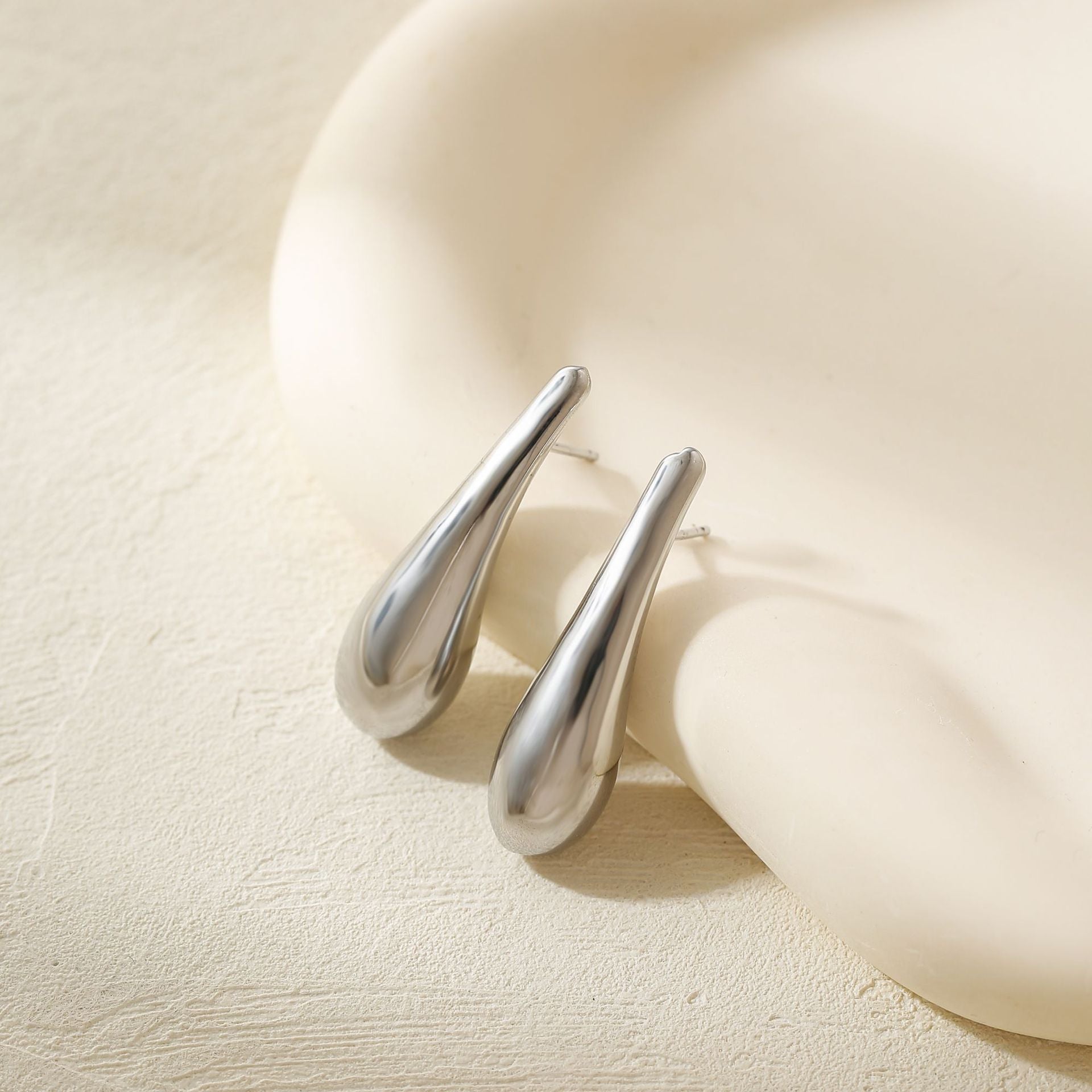 Wholesale  silver pigment hoop earrings hoop earrings