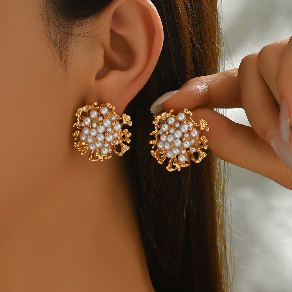 Wholesale Vintage Gold Pearl Flower Earrings