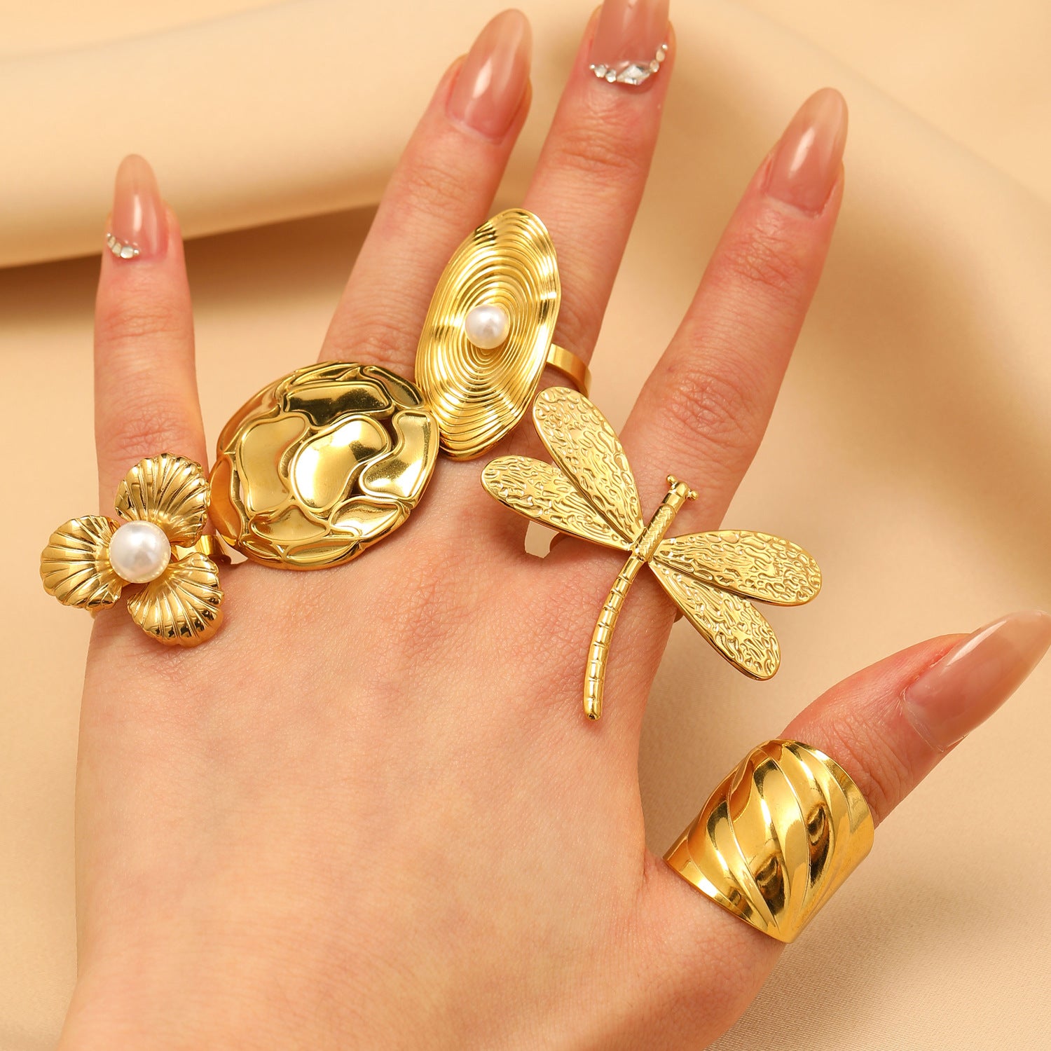 Wholesale 18k Gold Stainless Steel Open Ring with Dragonfly Floral Design Fashion Accessory
