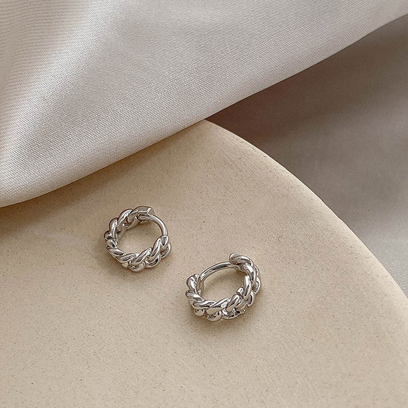 Wholesale light luxury chain twist circle earrings
