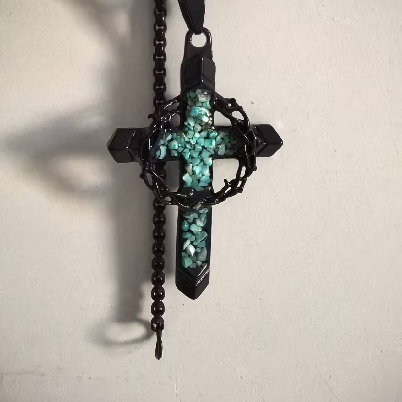 Wholesale Vintage n Cross Turquoise Pendant Necklace Alloy Chain Fashion Accessory