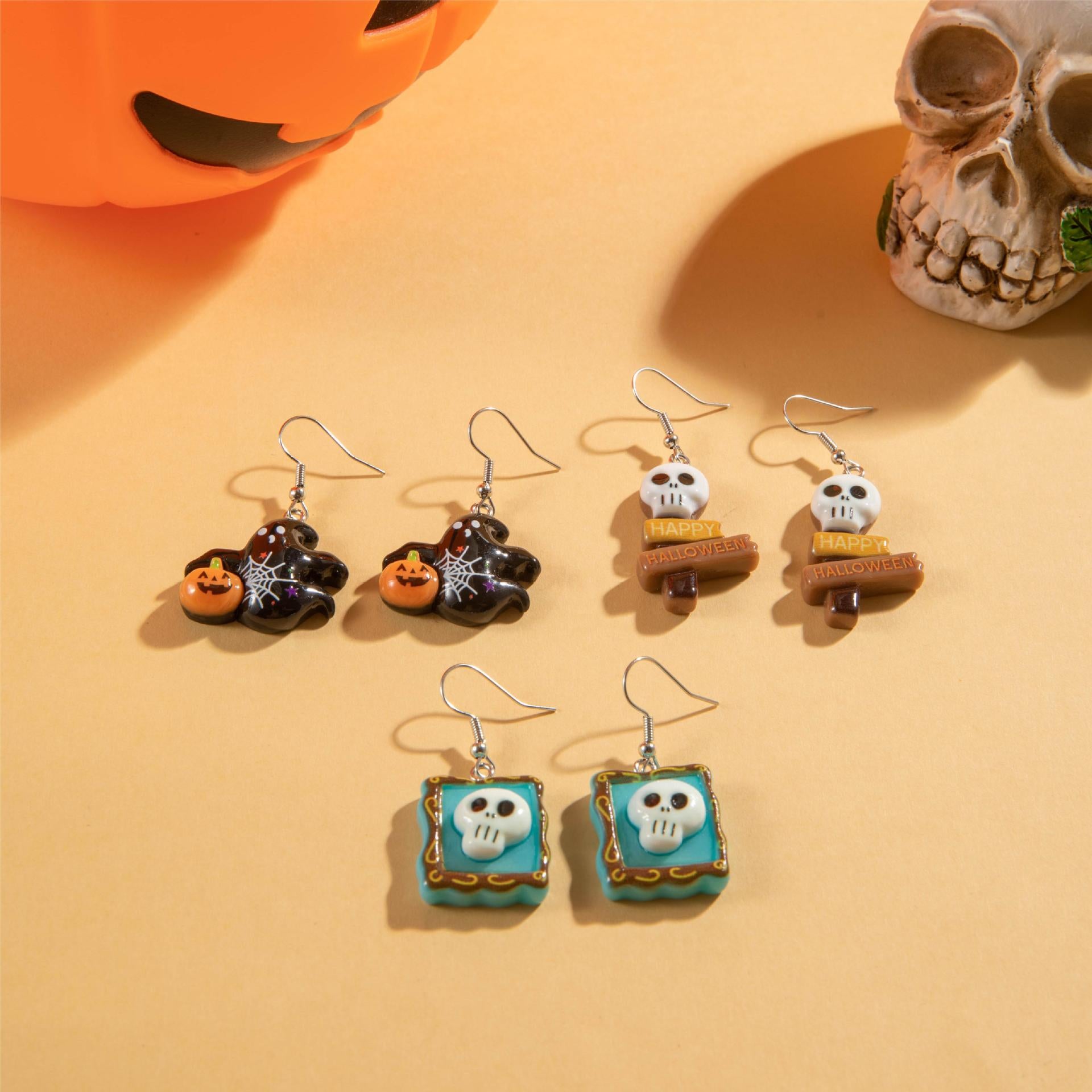 Wholesale  Funny Acrylic Skull Earrings