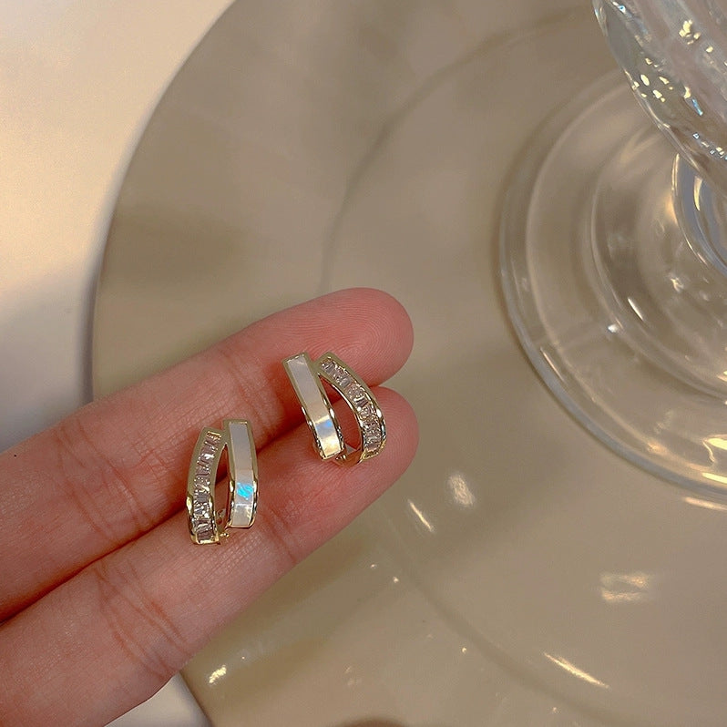 Wholesale Simple and Luxurious Heart-shaped Pearl Earrings