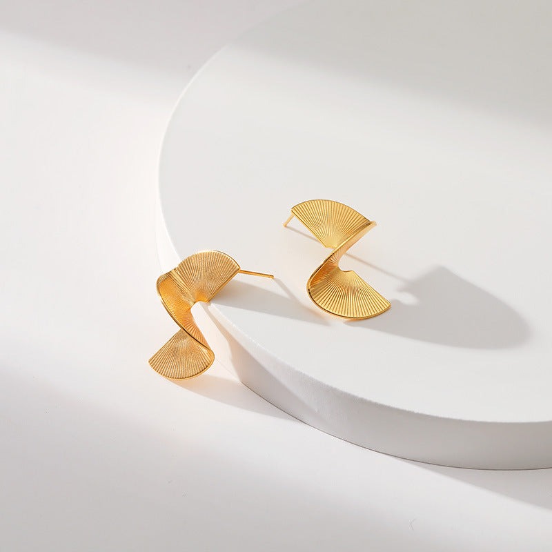 Wholesale irregular twisted fan-shaped metal brass plated 18K real gold color earrings