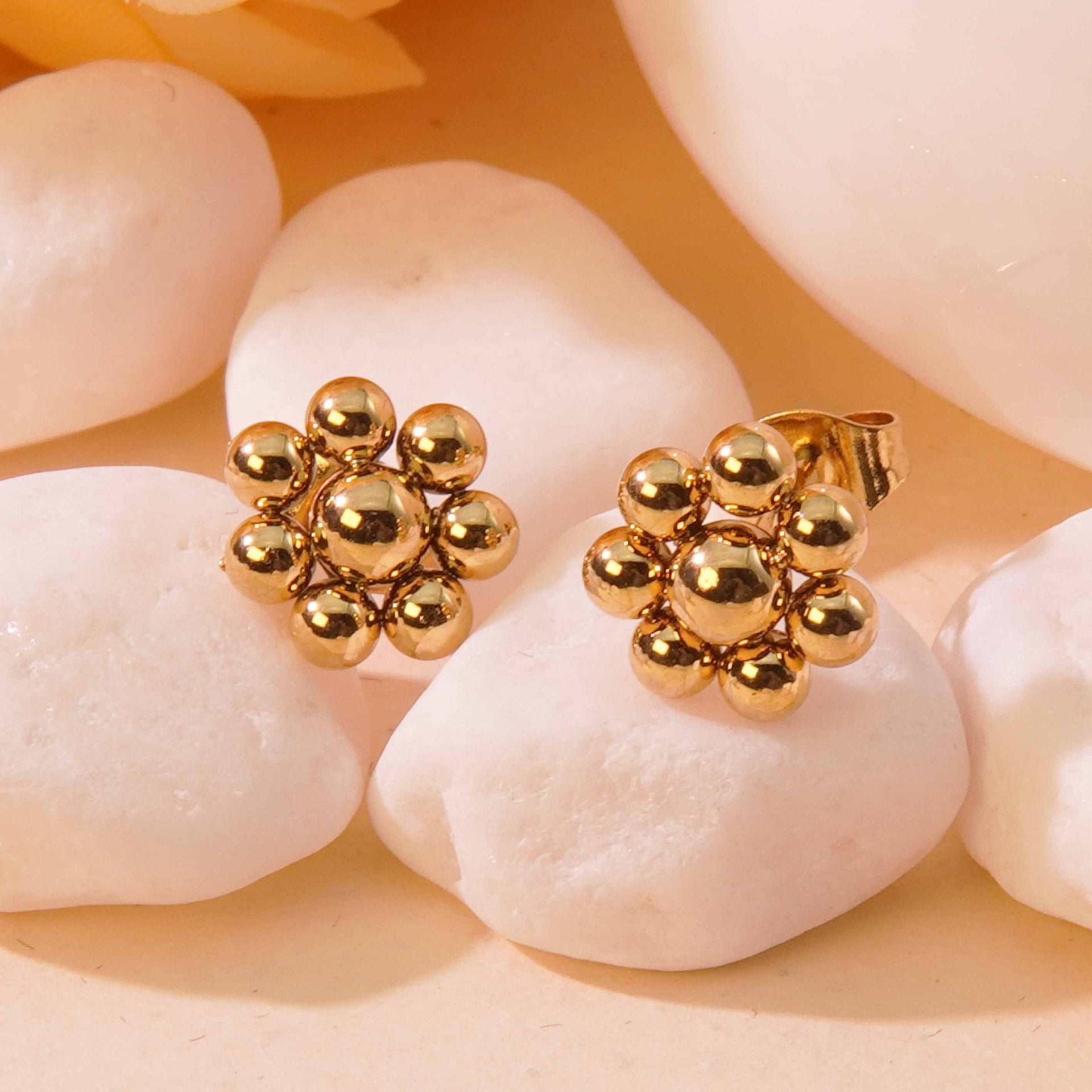 Wholesale stainless steel earrings 18K gold love flowers geometric gold beads earrings