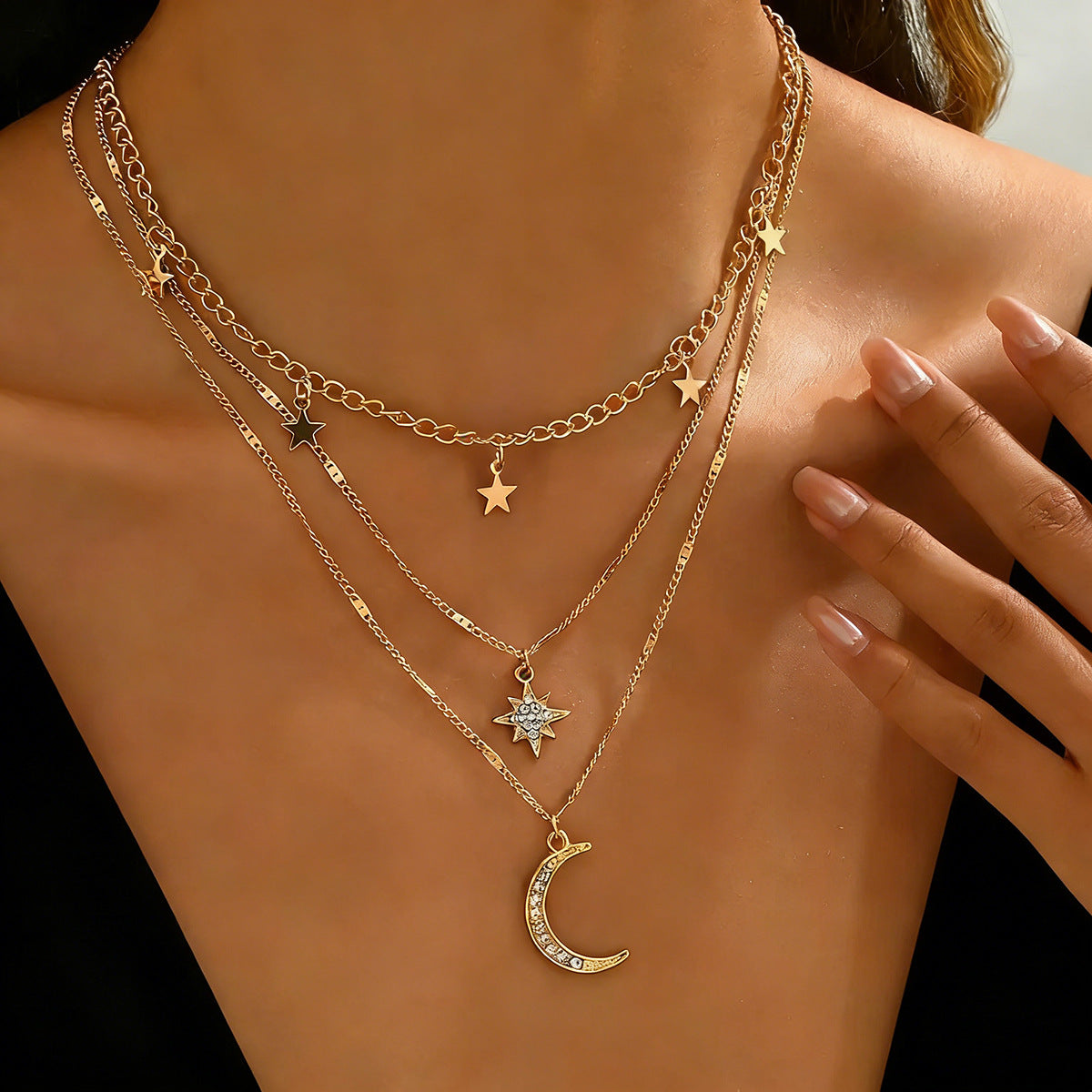 Wholesale Trendy Rhinestone Star Moon Pendant Layered Necklace For Women Gold Electroplated Zinc Alloy Fashion Accessory Boutique Resale