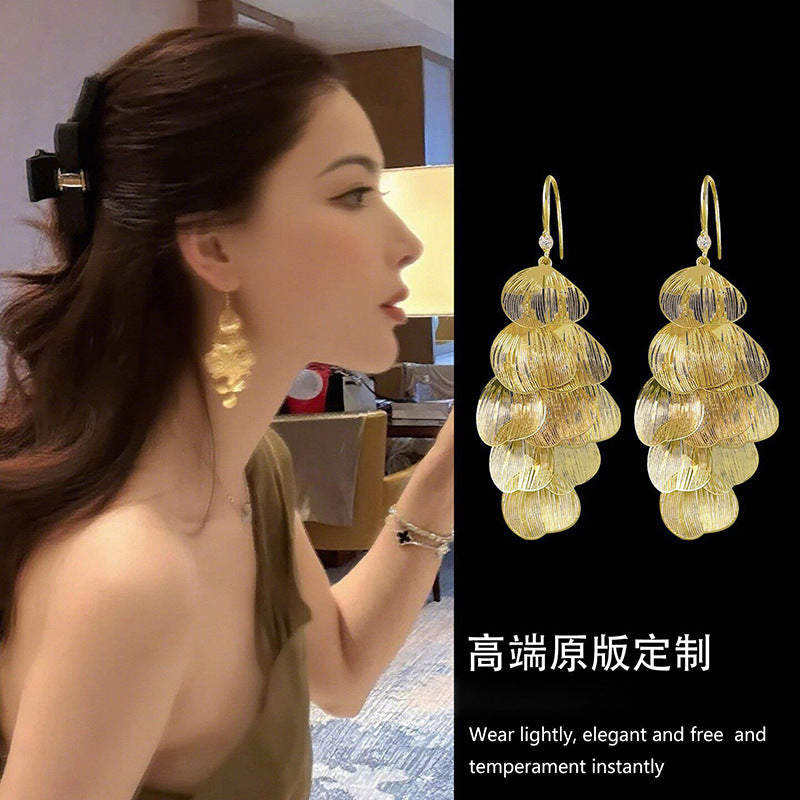 Wholesale Vintage Gold Hollow Petal Tassel Earrings - Trendy Jewelry Accessory for Everyday Wear