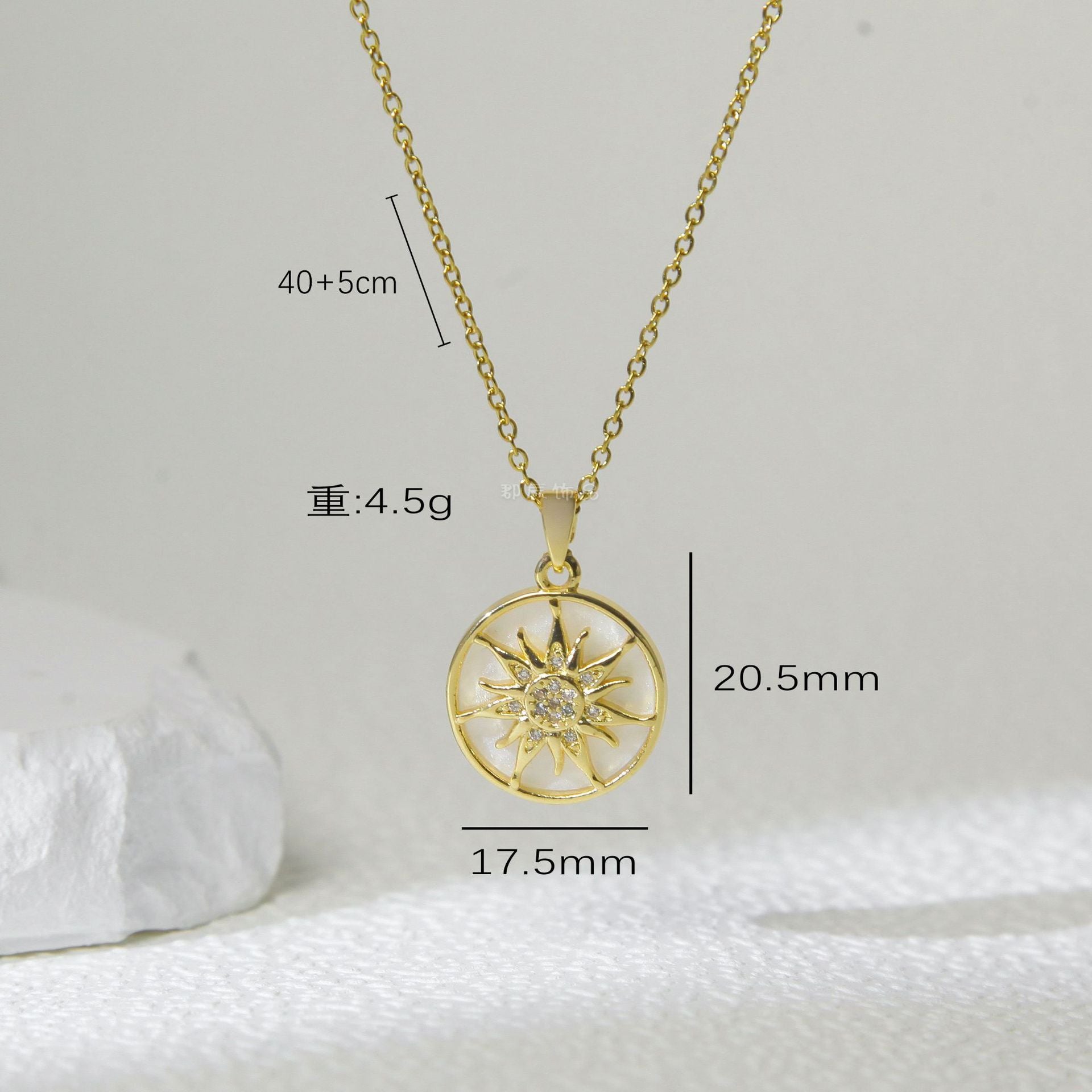 Wholesale White Star Necklace Zircon Sunflower Titanium Steel Color-free Clavicle Chain