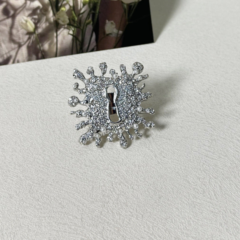 Wholesale  Light Luxury Square Burst Keyhole Pearl Flash Diamond Earrings