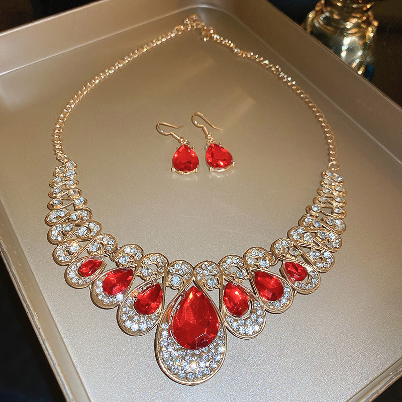 Wholesale Vintage Alloy Rhinestone Flower Layered Clavicle Necklace Jewelry Accessory