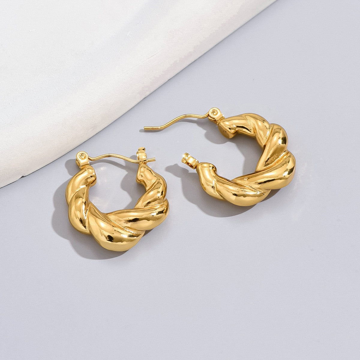 Wholesale  Stainless steel gold-plated twisted earrings ear buckle