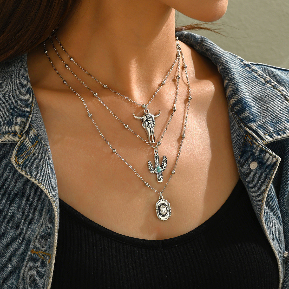 Wholesale 2PCS Western-style turquoise set with cactus and bull' s head necklace