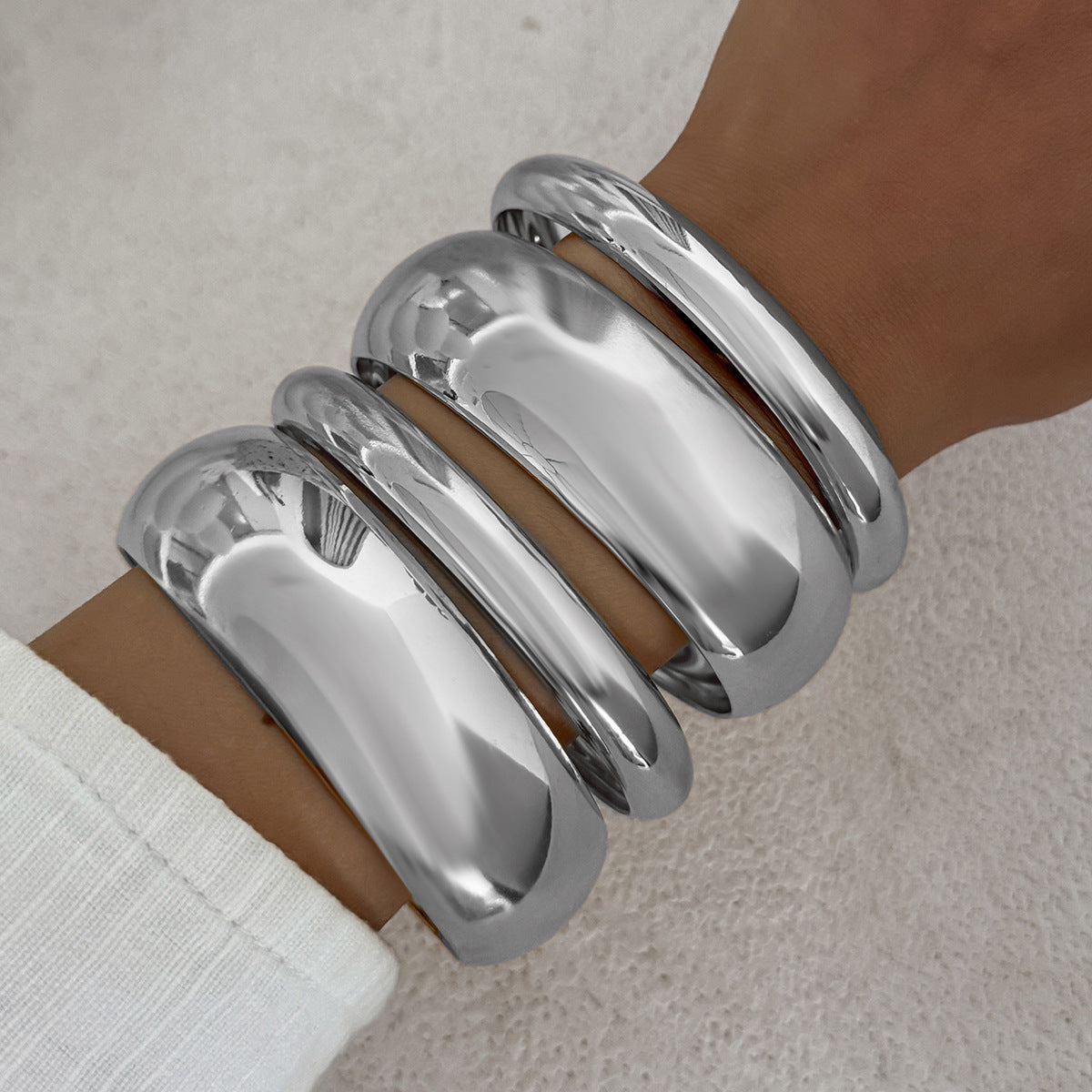 Wholesale 4 Piece Gold Metal Wide Band Bracelet Set European Style Chunky Spiral Bangle Fashion Jewelry Accessory For Gift And Boutique Resale