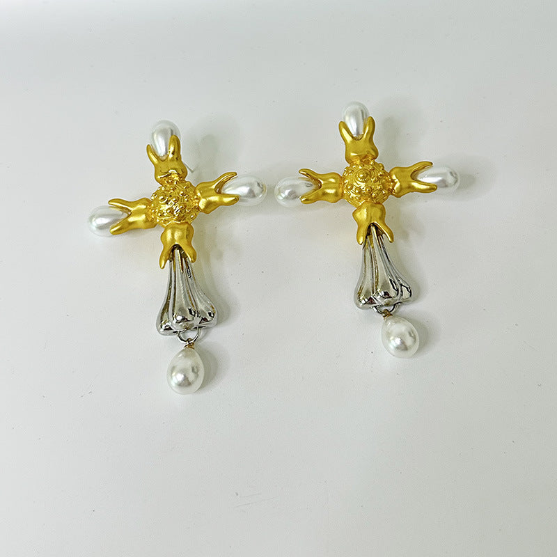 Wholesale Exaggerated Three-dimensional Nose Cross Pearl Pendant Collar Necklaces  Accessories