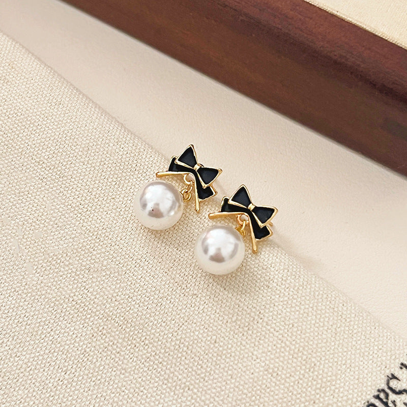 Wholesale Black Camellia Sterling Silver Light Luxury Earrings