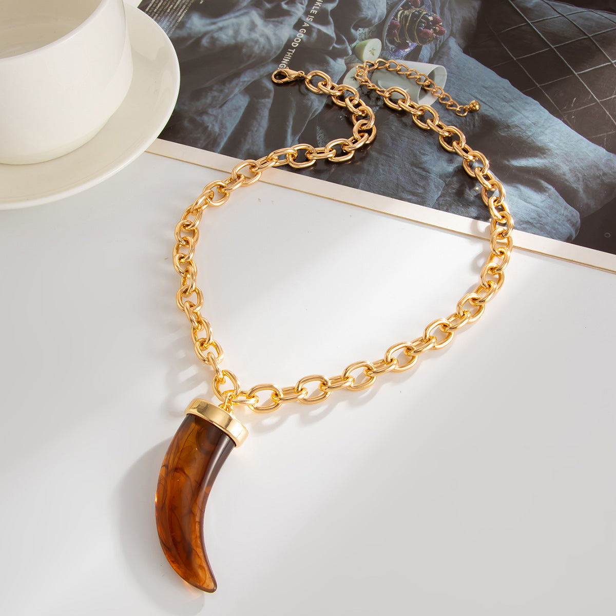 Wholesale Ethnic Style Gradient Resin Pointed Wolf Tooth Pendant Necklace