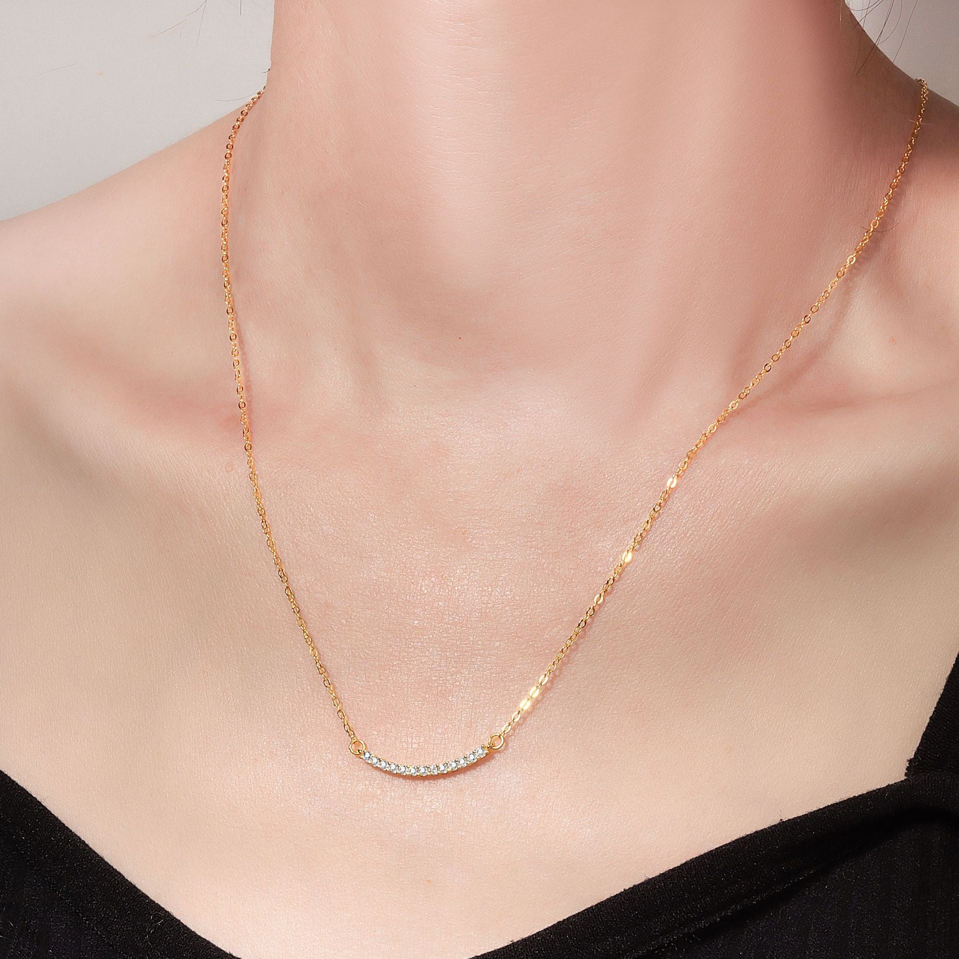 Wholesale S925 Sterling Silver Diamond-encrusted Smiley Face Necklace