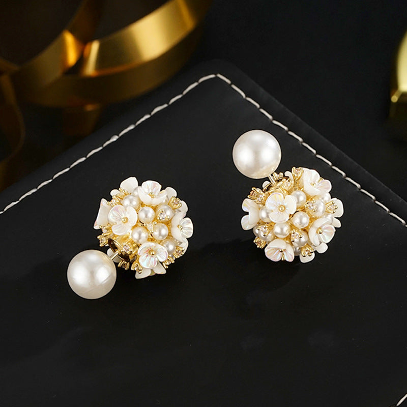 Wholesale  three-dimensional small ball pearl shell flower stud earrings