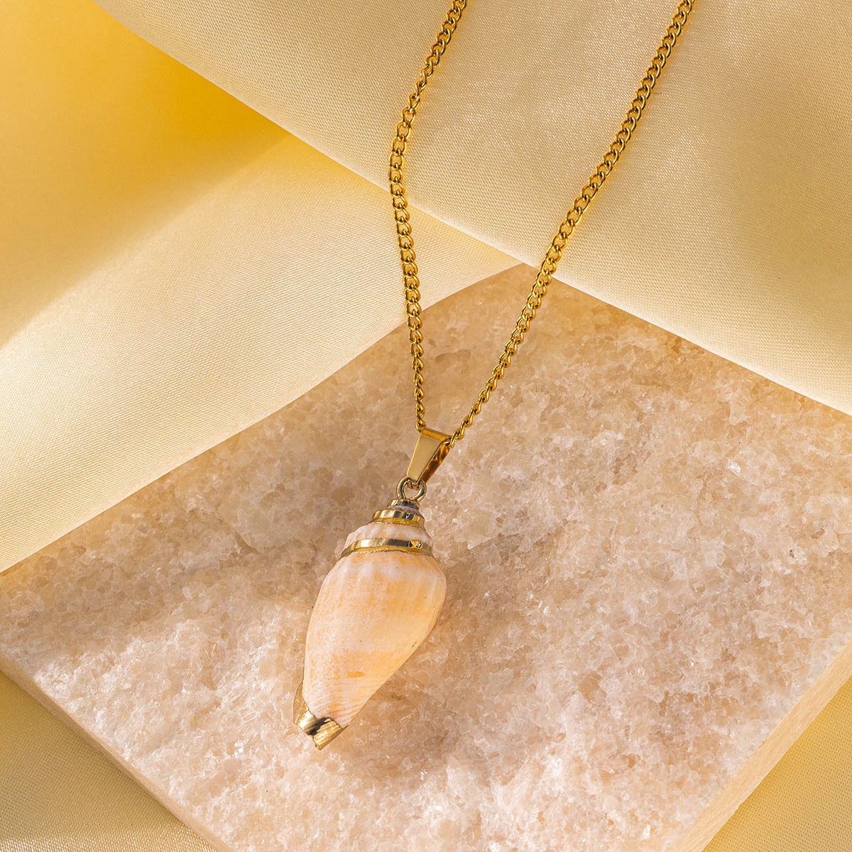 Wholesale Titanium Steel  Bohemian Beach Style Personalized Natural Shell Necklaces