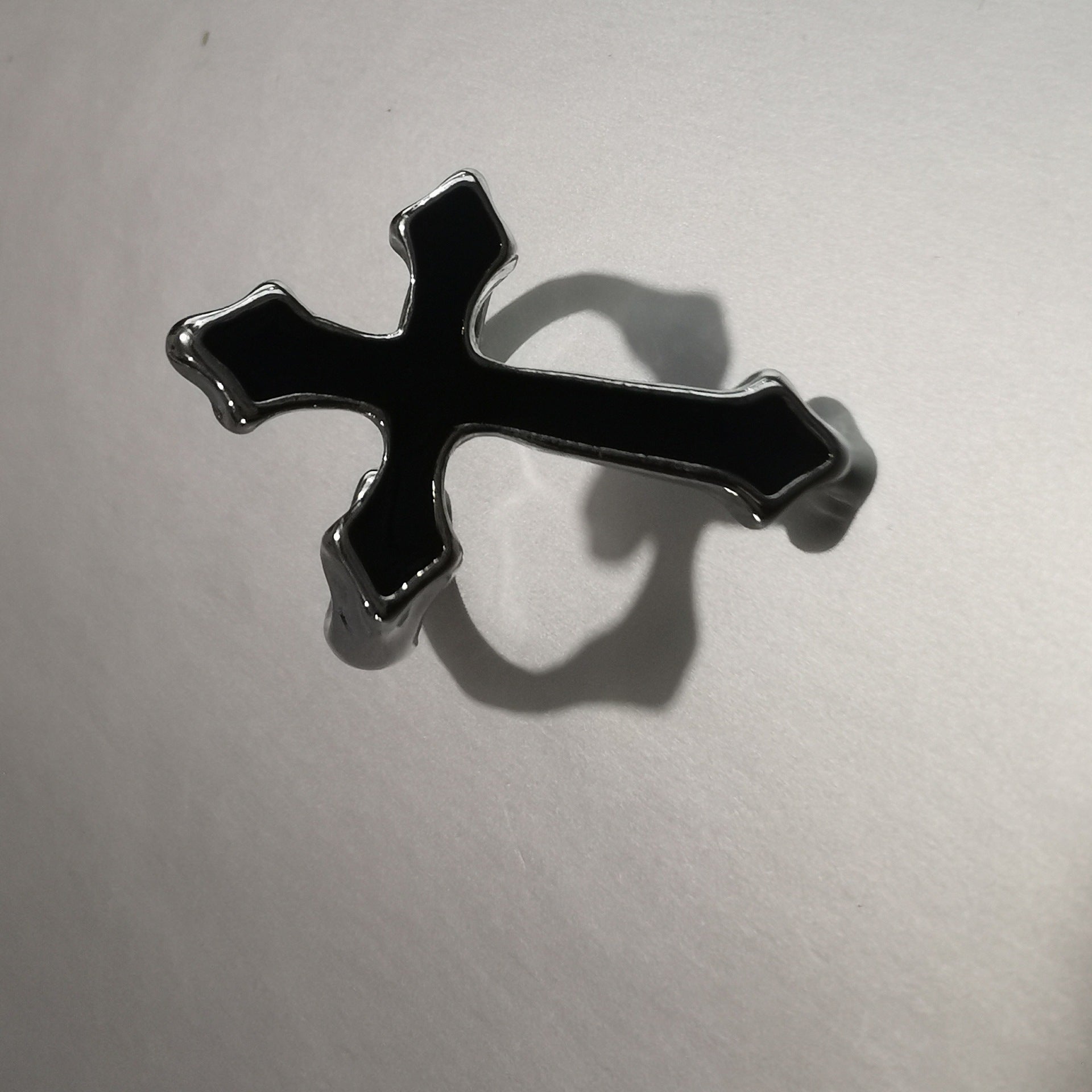 Wholesale Retro Punk Cross Ring,  Drip Oil Finish,  Unisex Metal Jewelry,  Fashion Accessory for Resale