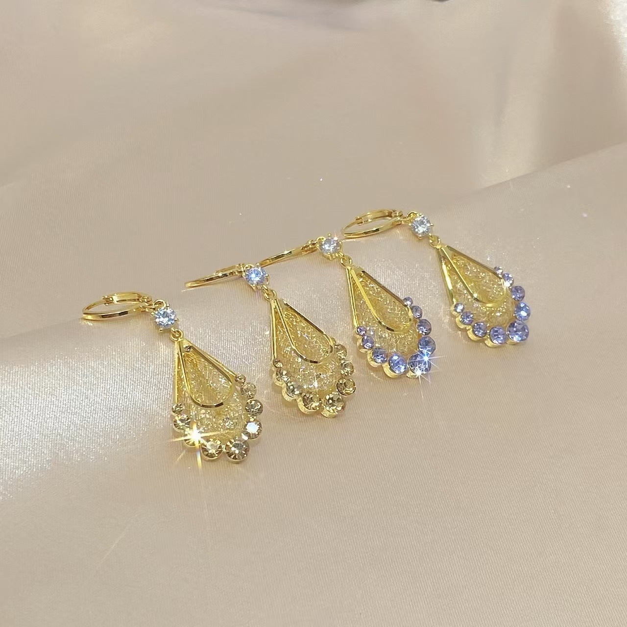 Wholesale Gold Mesh Water Drop Earrings Chic Fashion Accessory for Women Boutique Resale Gift