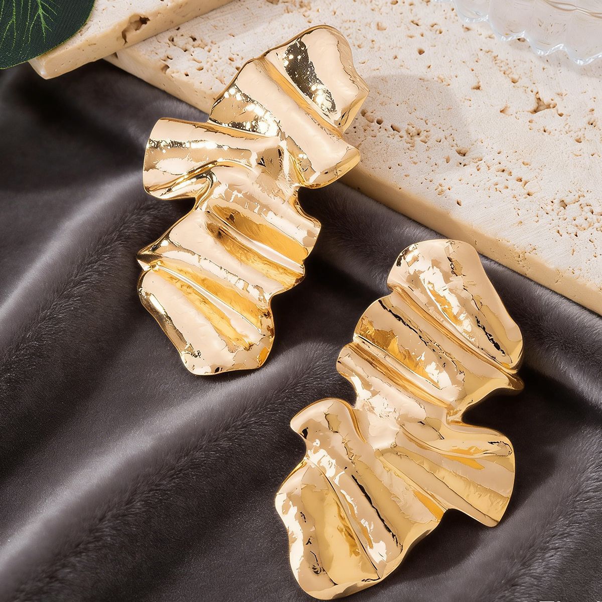 Wholesale Gold Electroplated Metal Irregular Geometric Earrings Trendy Party Gift Everyday Wear