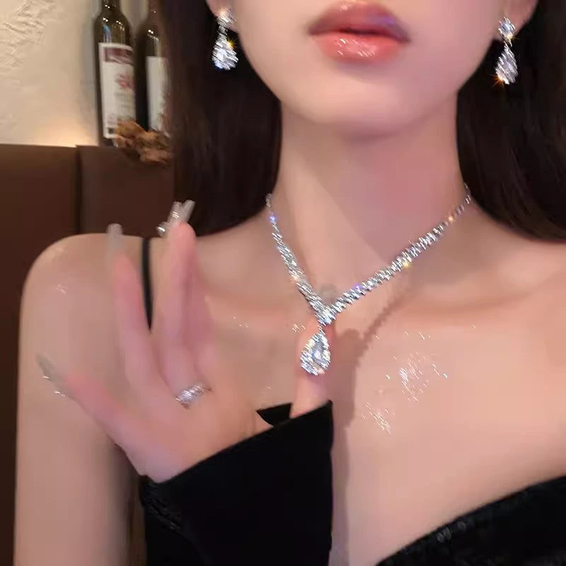 Wholesale Full Diamond Water Drop Tassel Necklace Light Luxury Necklaces Clavicle Chain ACC-NE-Miaosi013