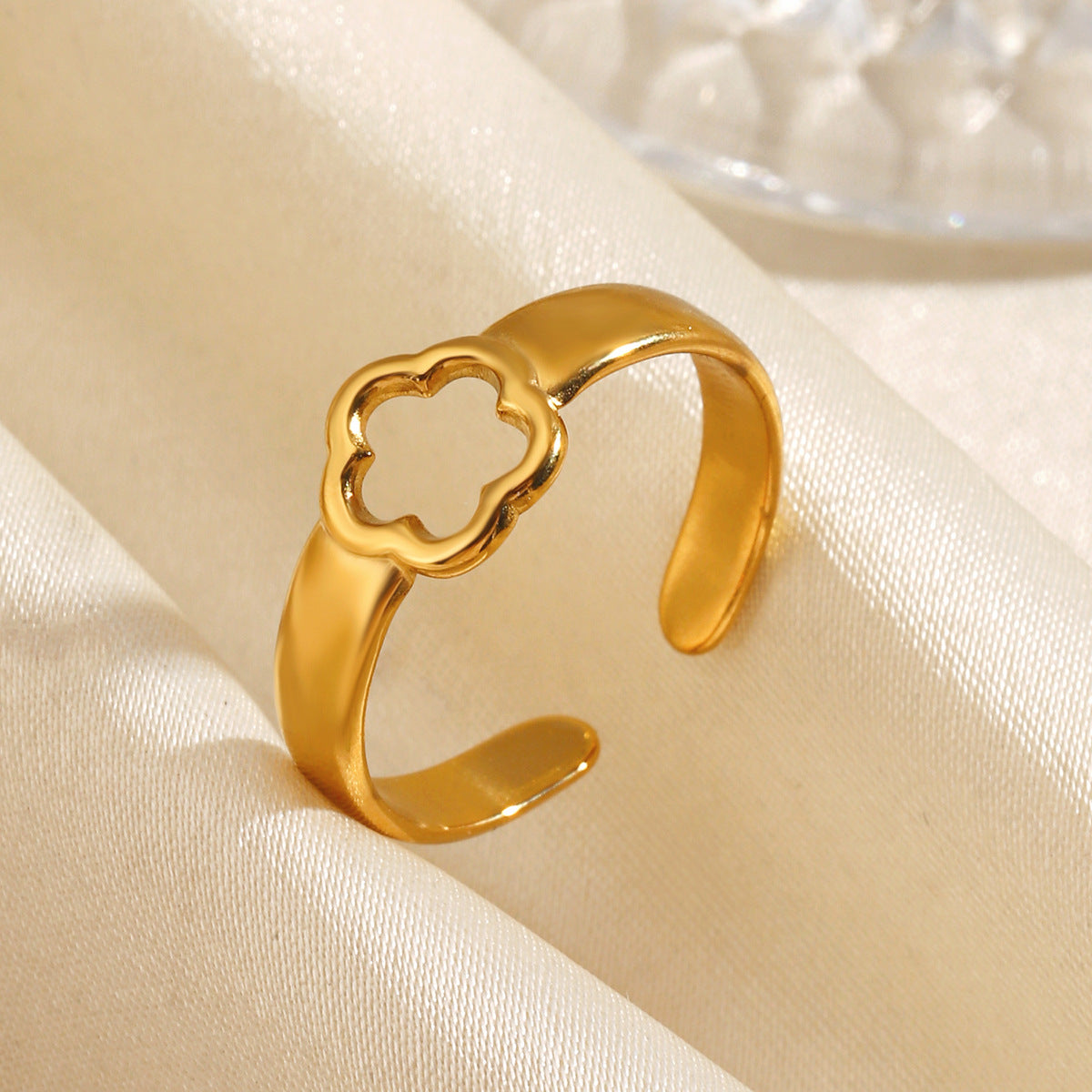 Wholesale Stainless Steel Five-Leaf Flower Open Ring European Style Everyday Jewelry Accessory